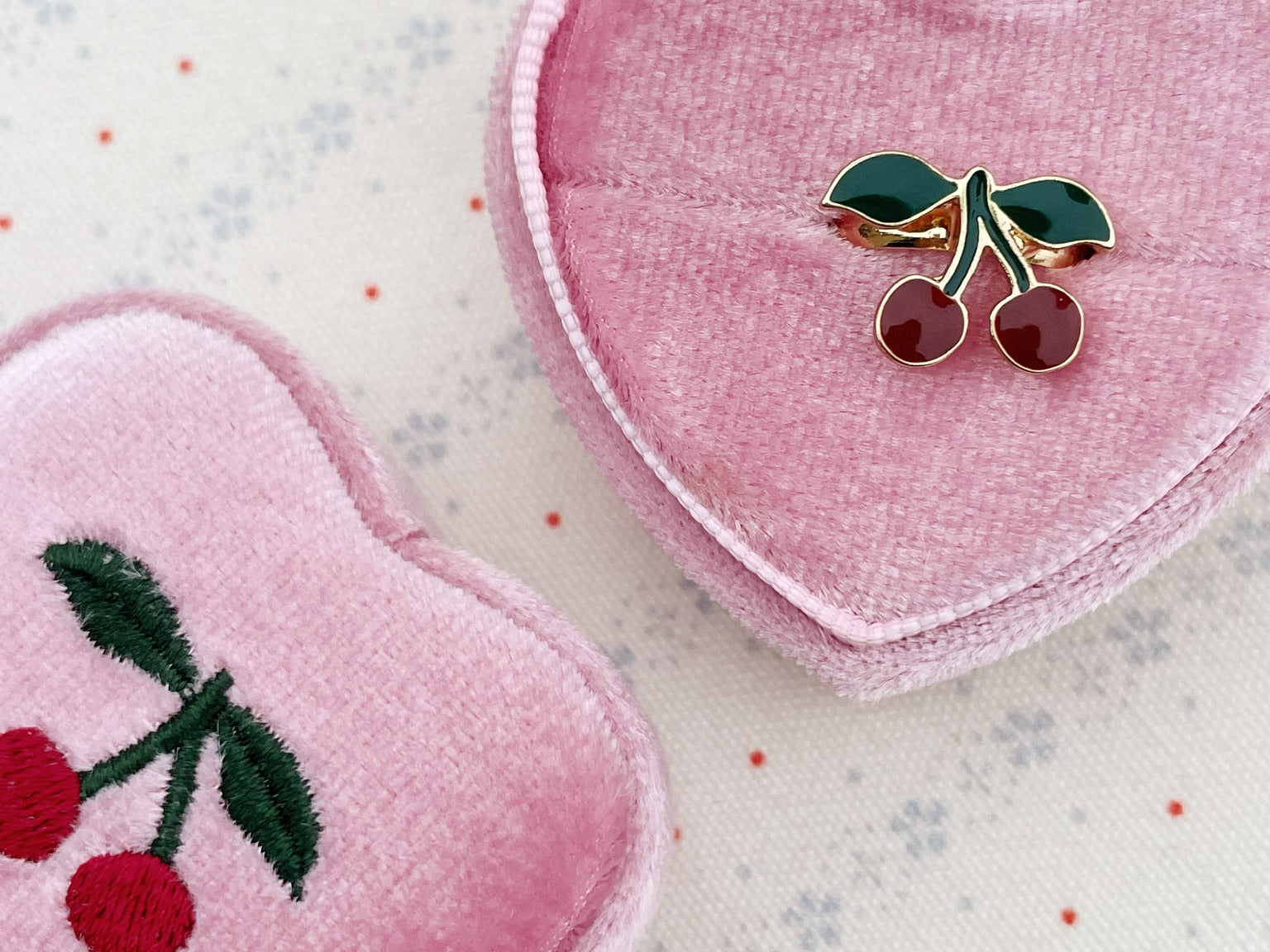 Konges Sløjd A/S Sieraden cherry