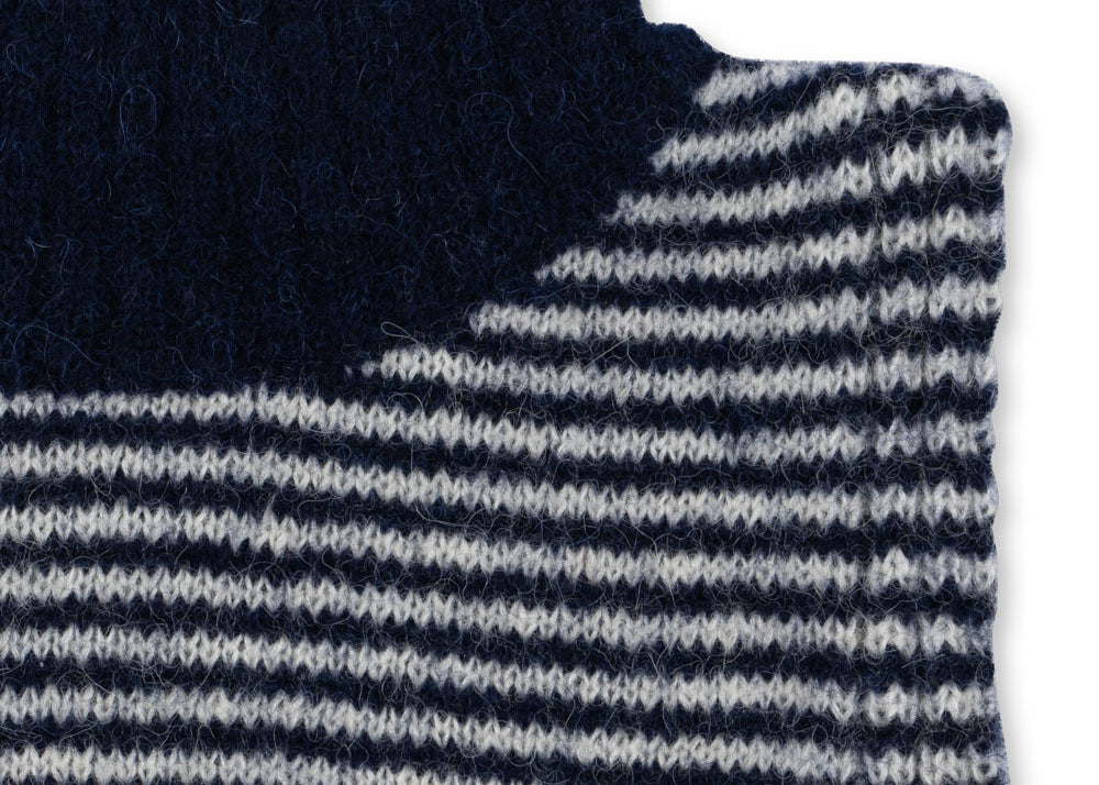 Konges Sløjd A/S Nekwarmer ensign blue/buttercream