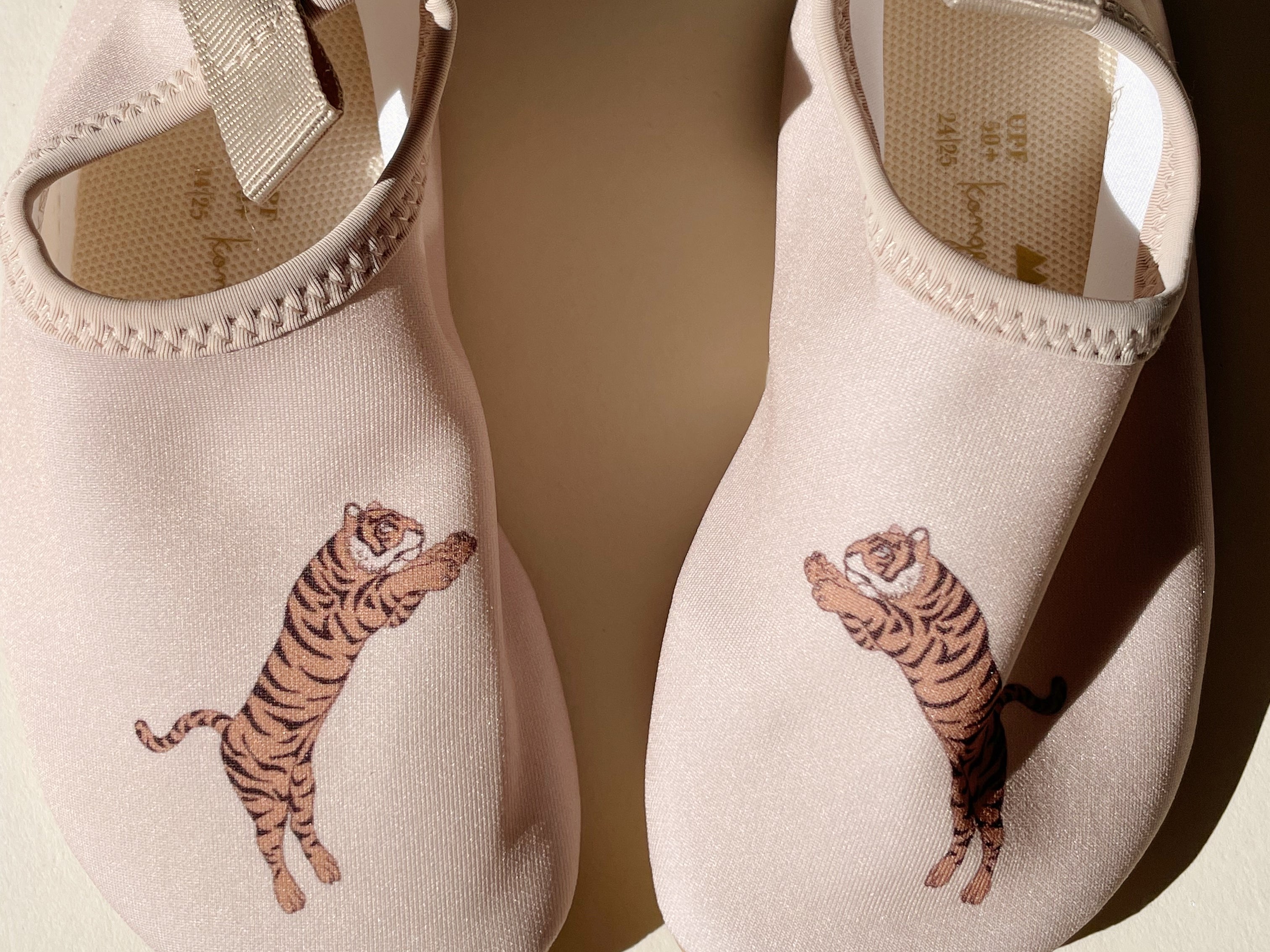 Konges Sløjd A/S Uv-Waterschoenen tiger