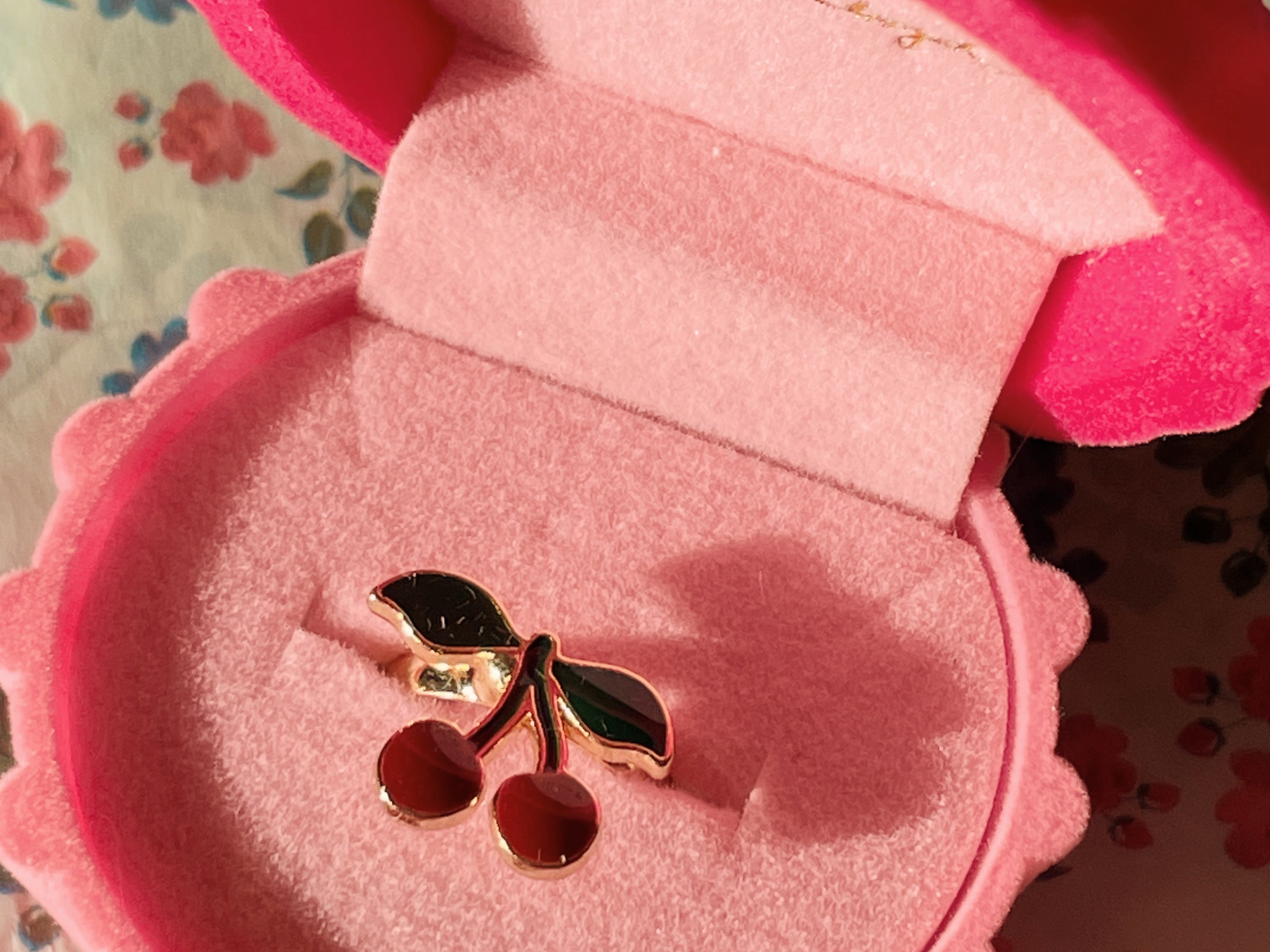 Konges Sløjd A/S Sieraden cherry