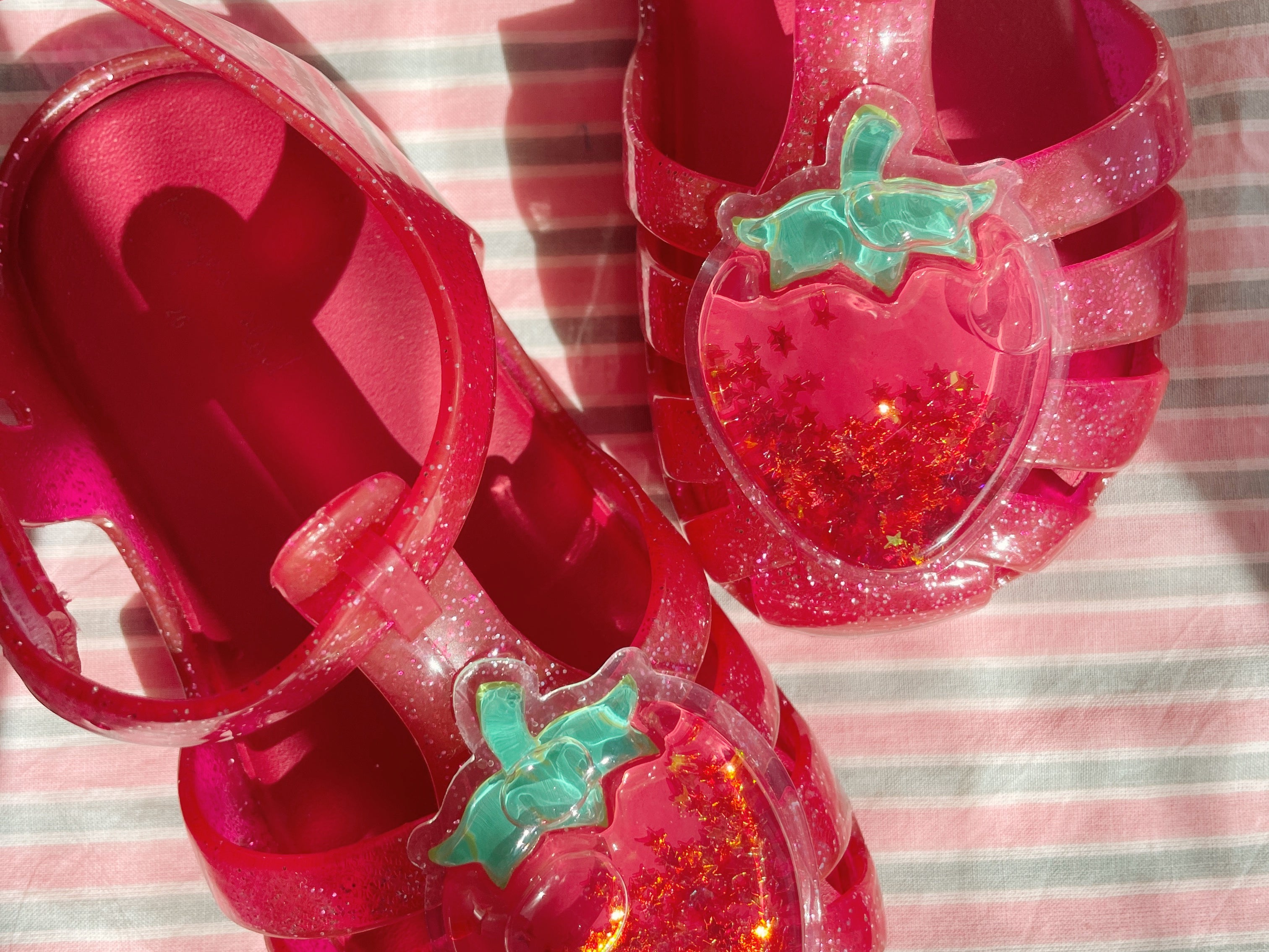 Konges Sløjd A/S SANDALS strawberry