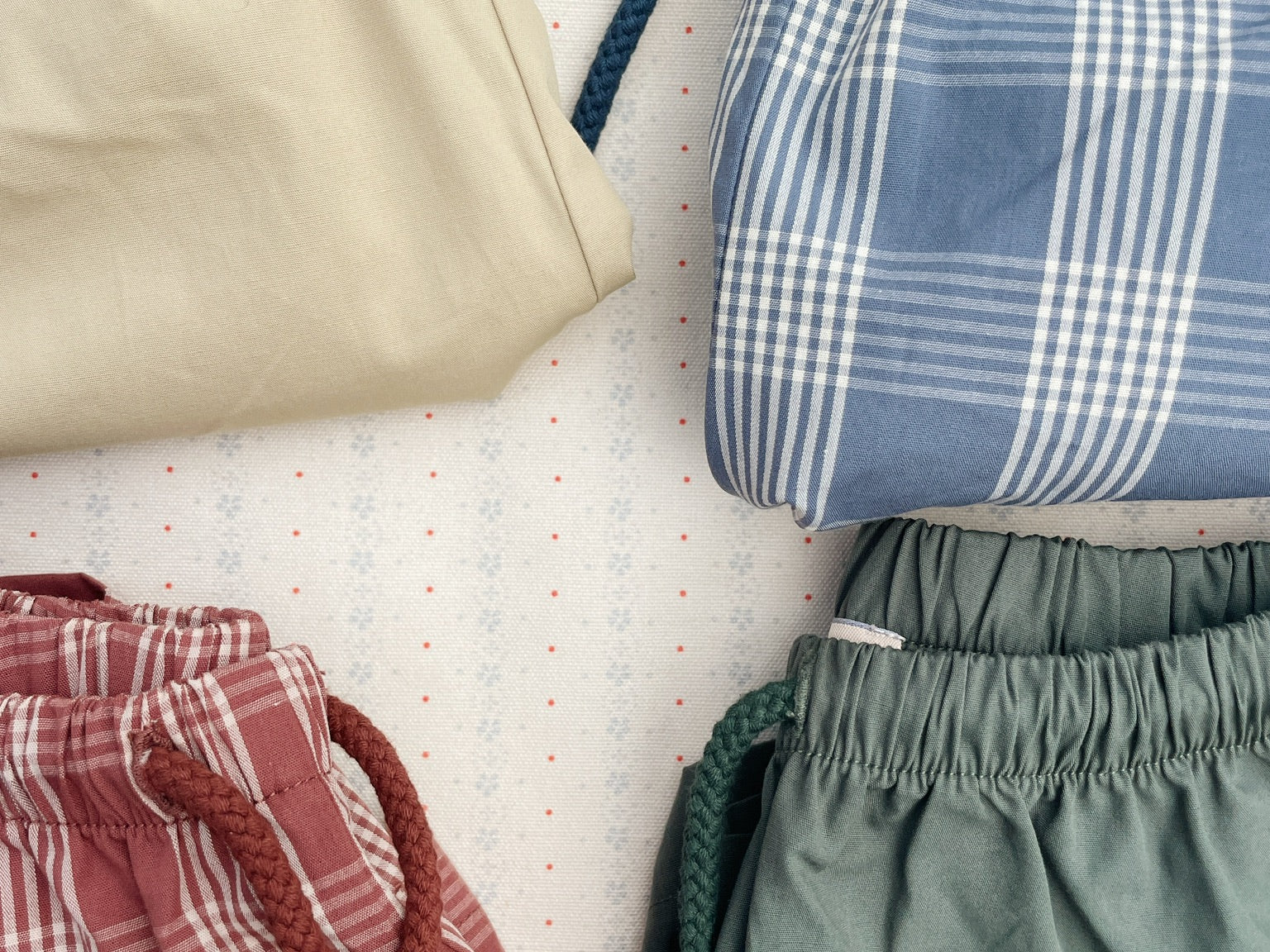Konges Sløjd A/S WOVEN SHORTS & BLOOMERS flint check/cilantro