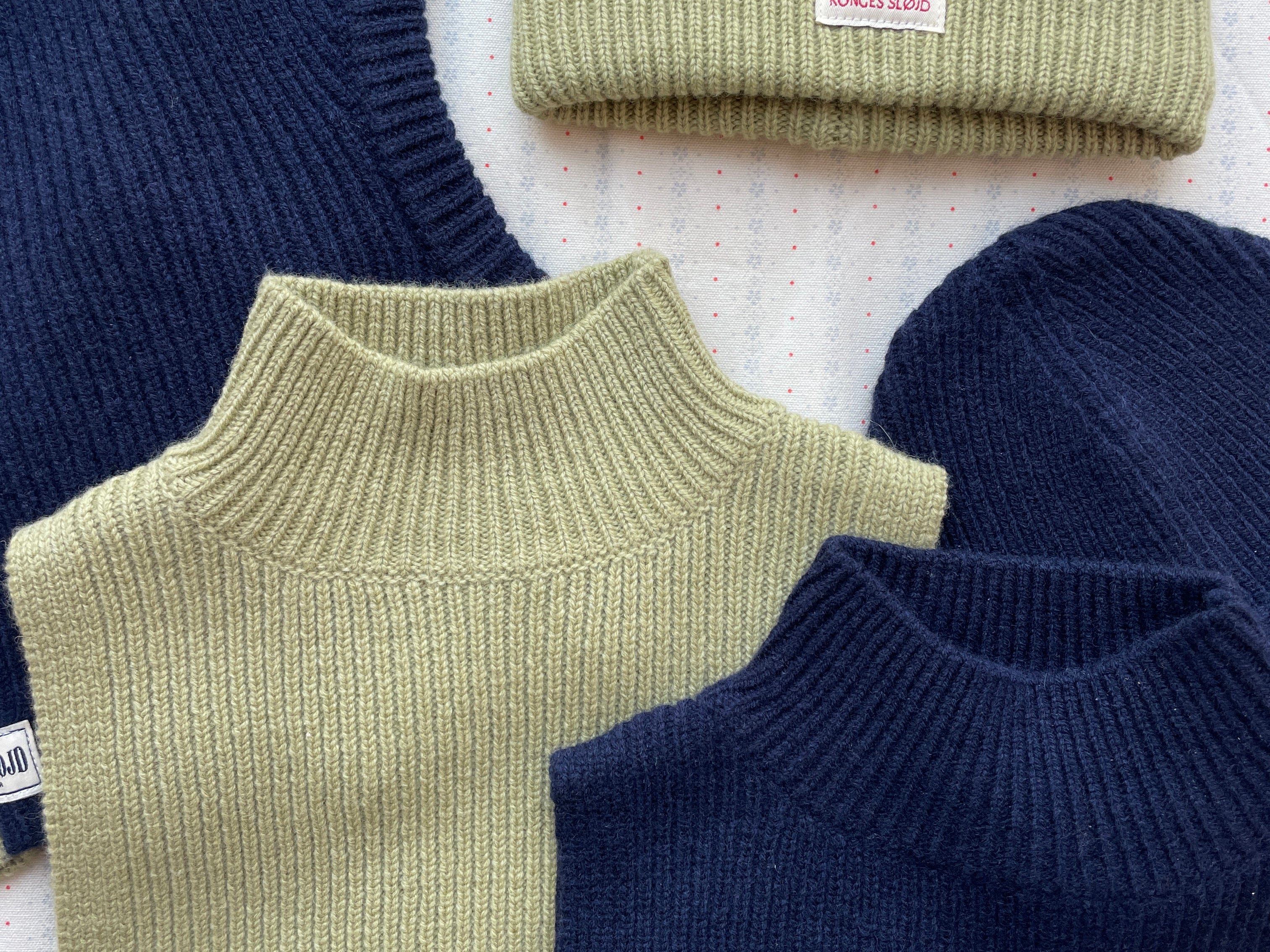 Konges Sløjd A/S HATS pale olive green