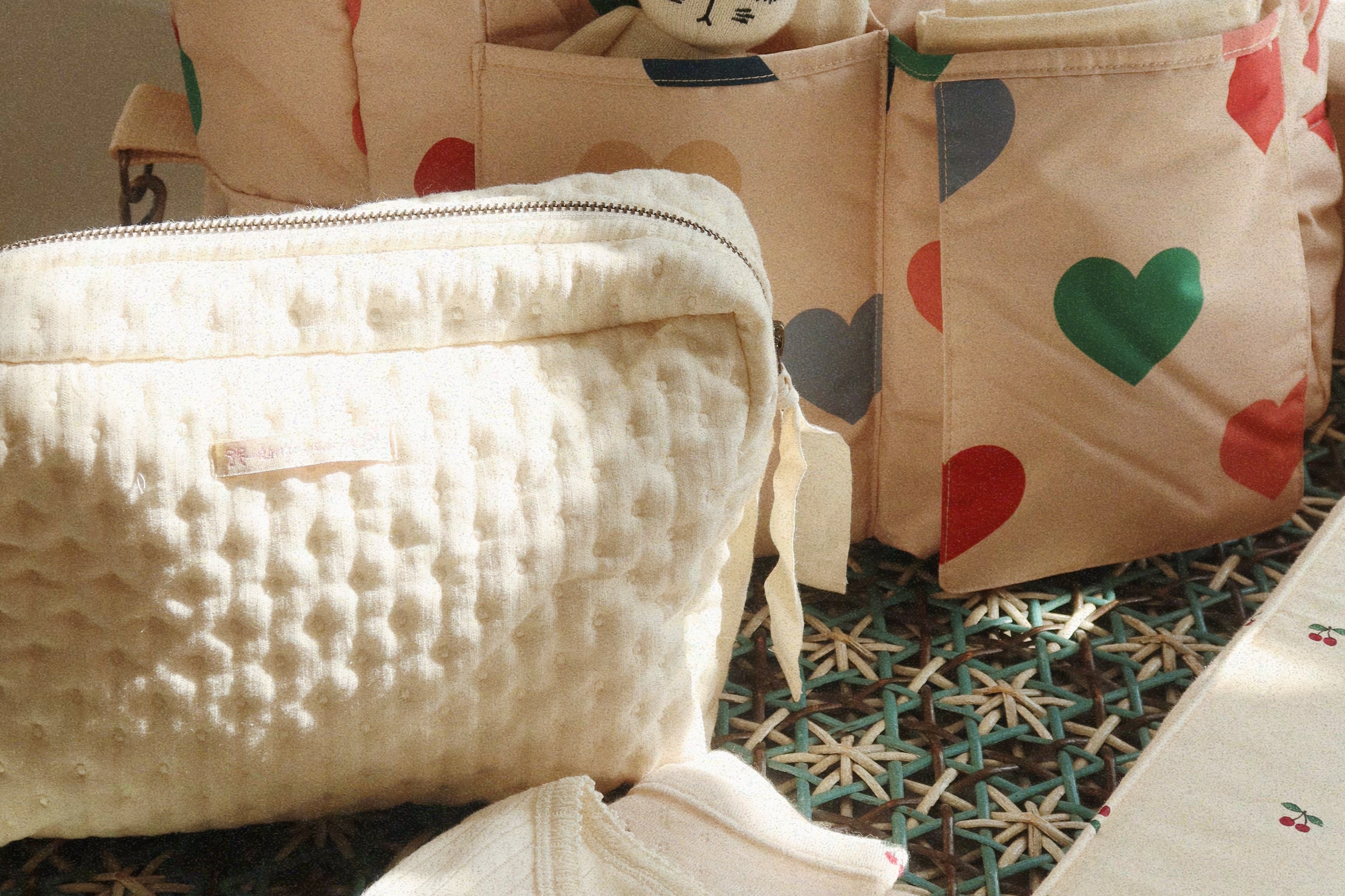 Konges Sløjd A/S CHANGING BAGS bon coeur coloré