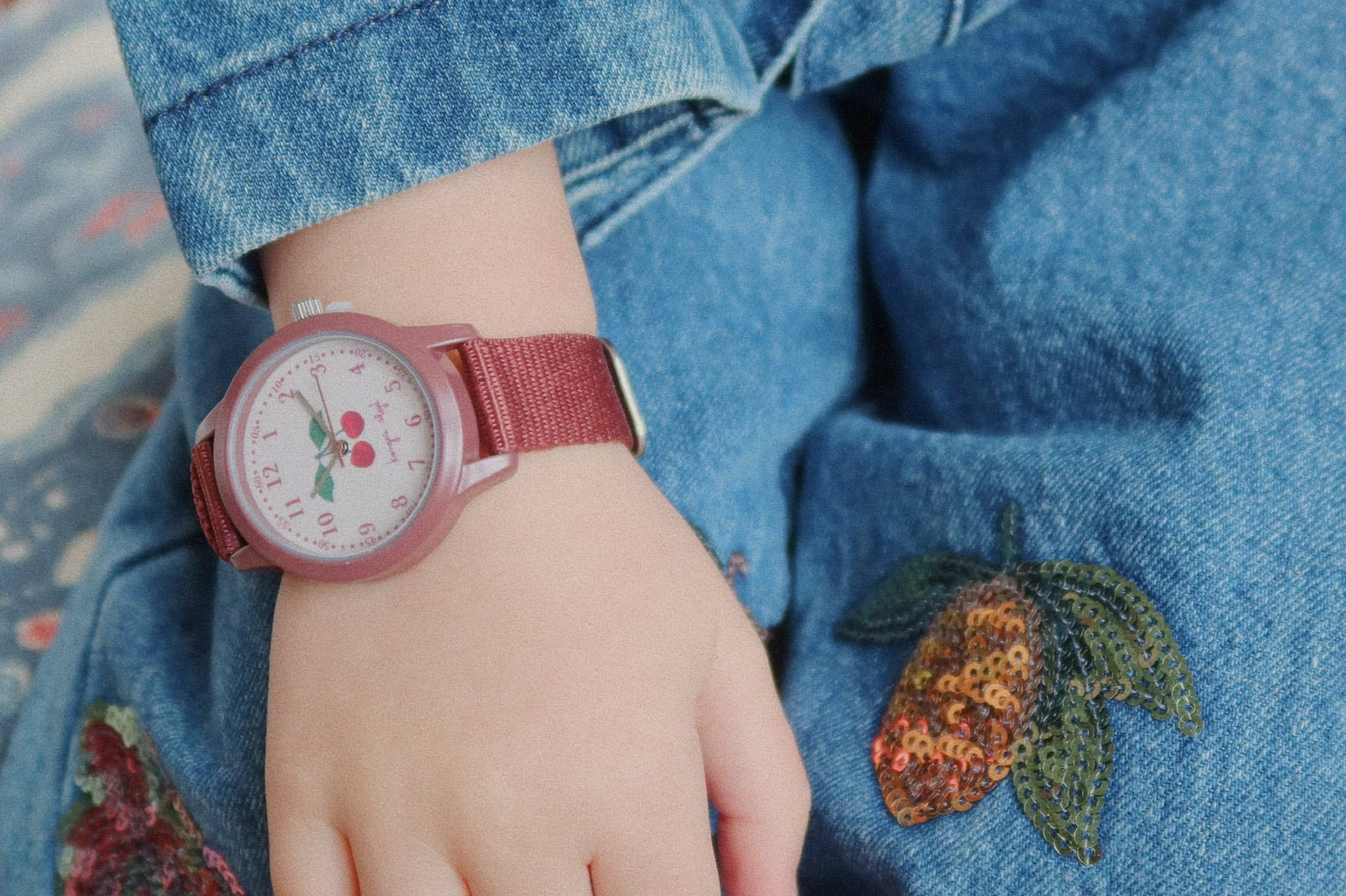 Konges Sløjd A/S Sieraden cherry