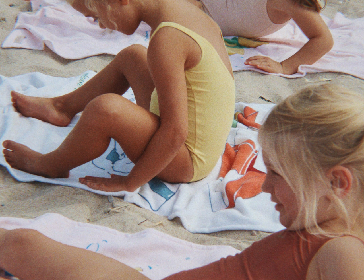 Konges Sløjd A/S SWIMSUITS pampas/mahogany