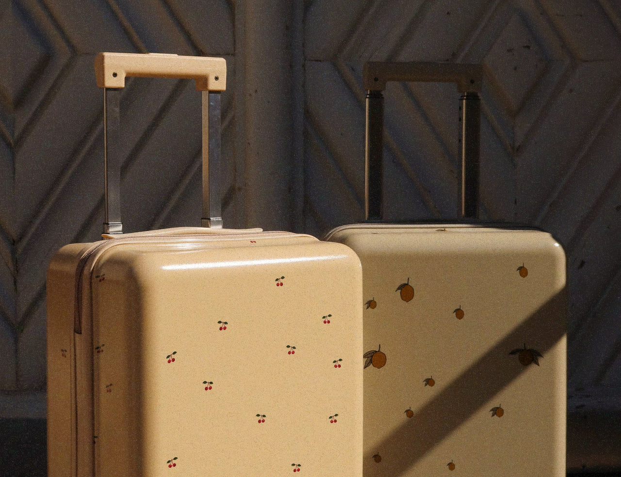 Konges Sløjd A/S TRAVEL SUITCASE cherry