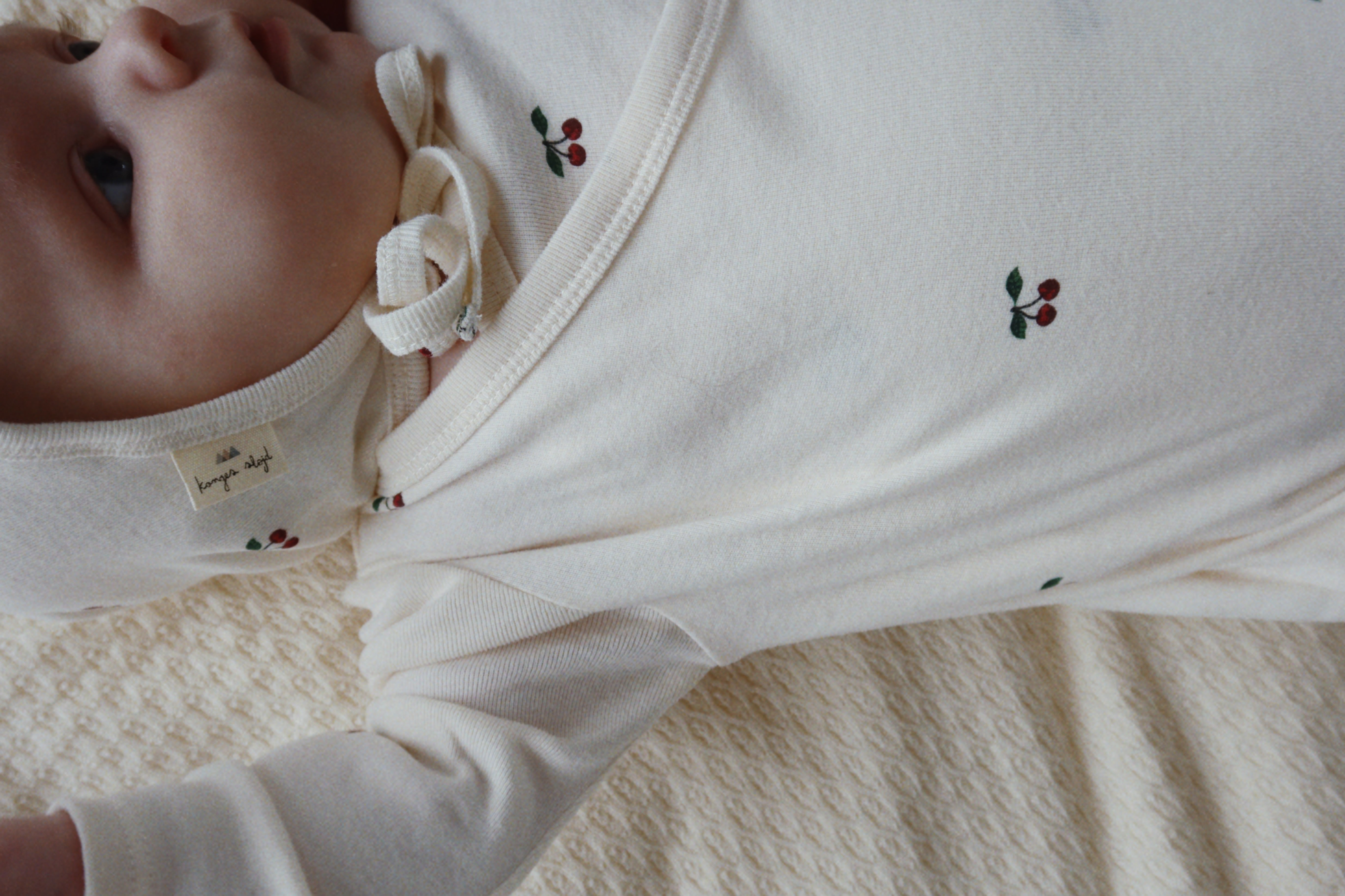 Konges Sløjd A/S ONESIES cherry