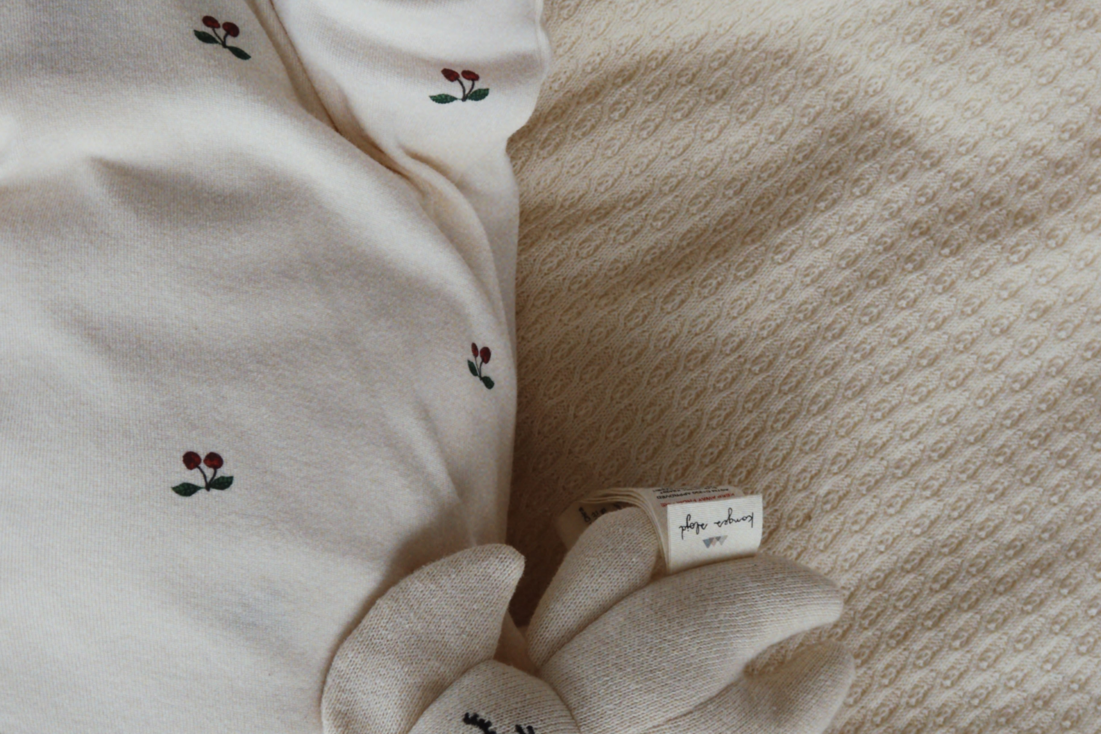 Konges Sløjd A/S ONESIES cherry