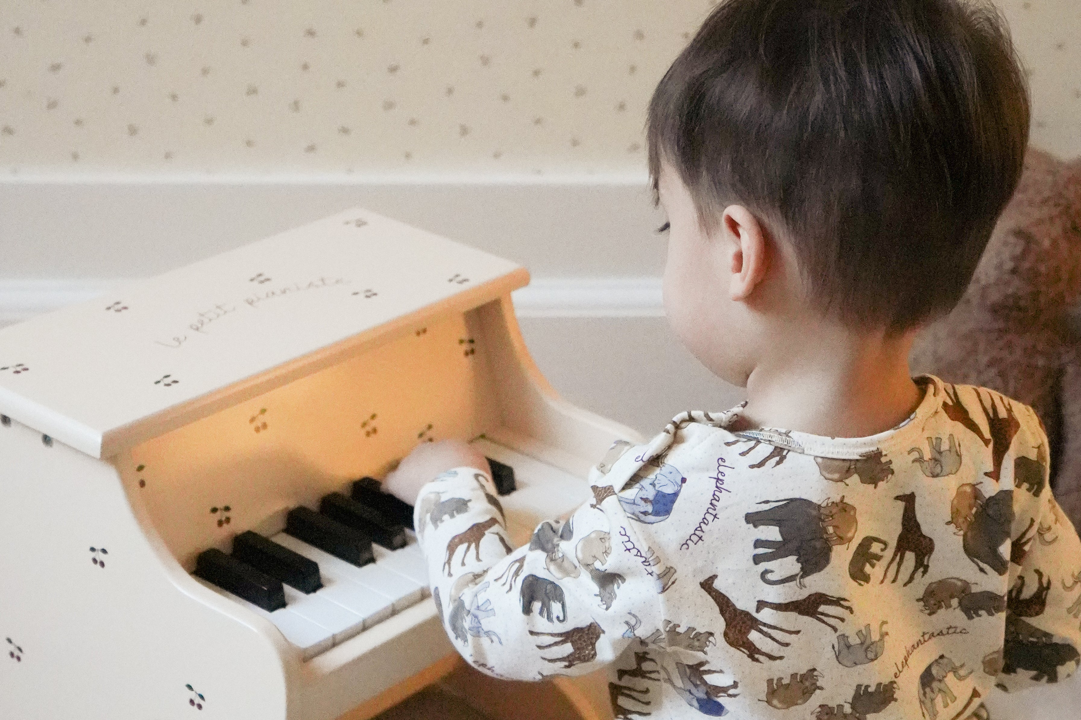 Konges Sløjd A/S Muziekspeeltjes cherry
