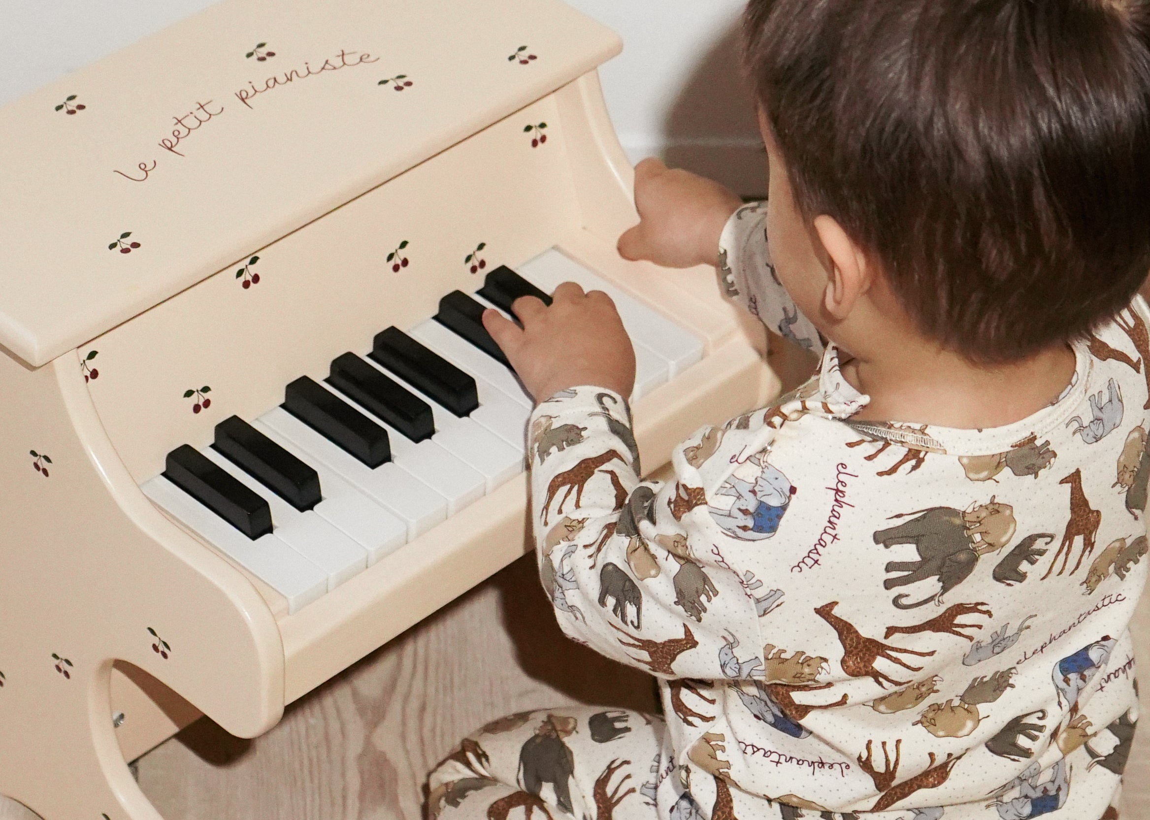 Konges Sløjd A/S Muziekspeeltjes cherry